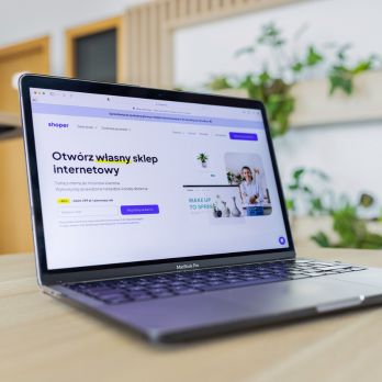 E-commerce website development Dubai - online store design by Oracuz